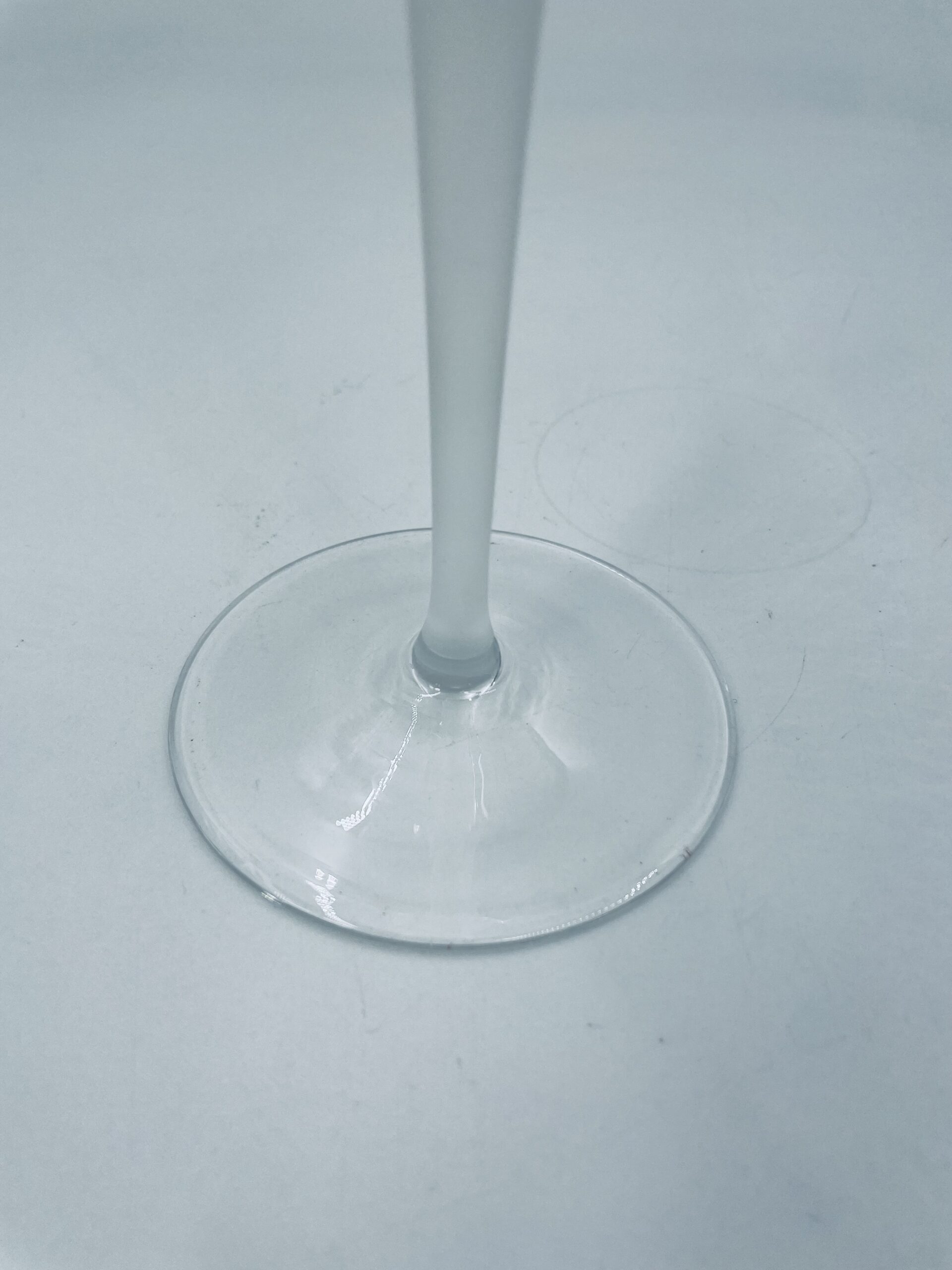 Kieliszek kryształowy do wina z nóżką oszroniona - obrazek 7