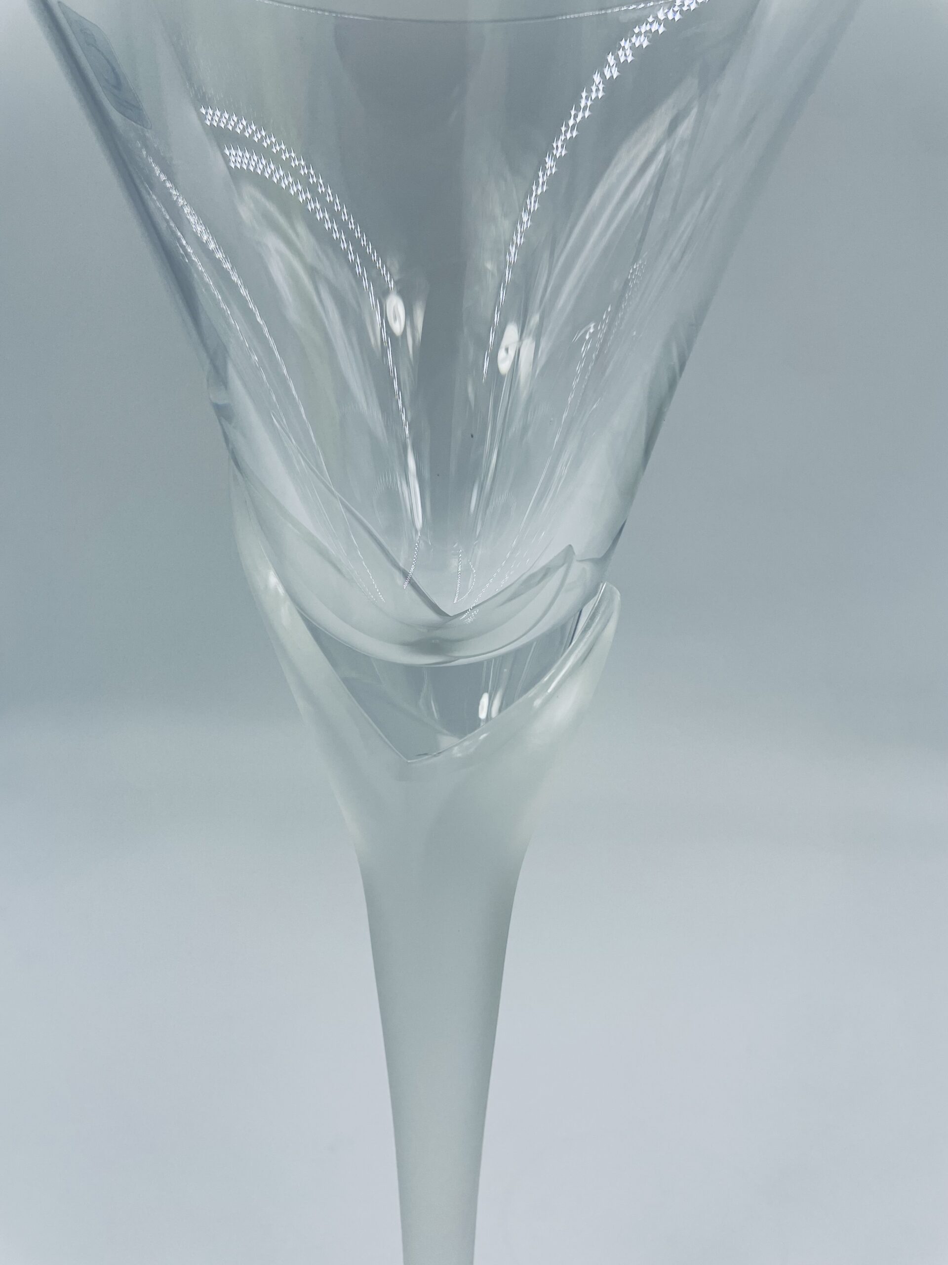 Kieliszek kryształowy do wina z nóżką oszroniona - obrazek 5