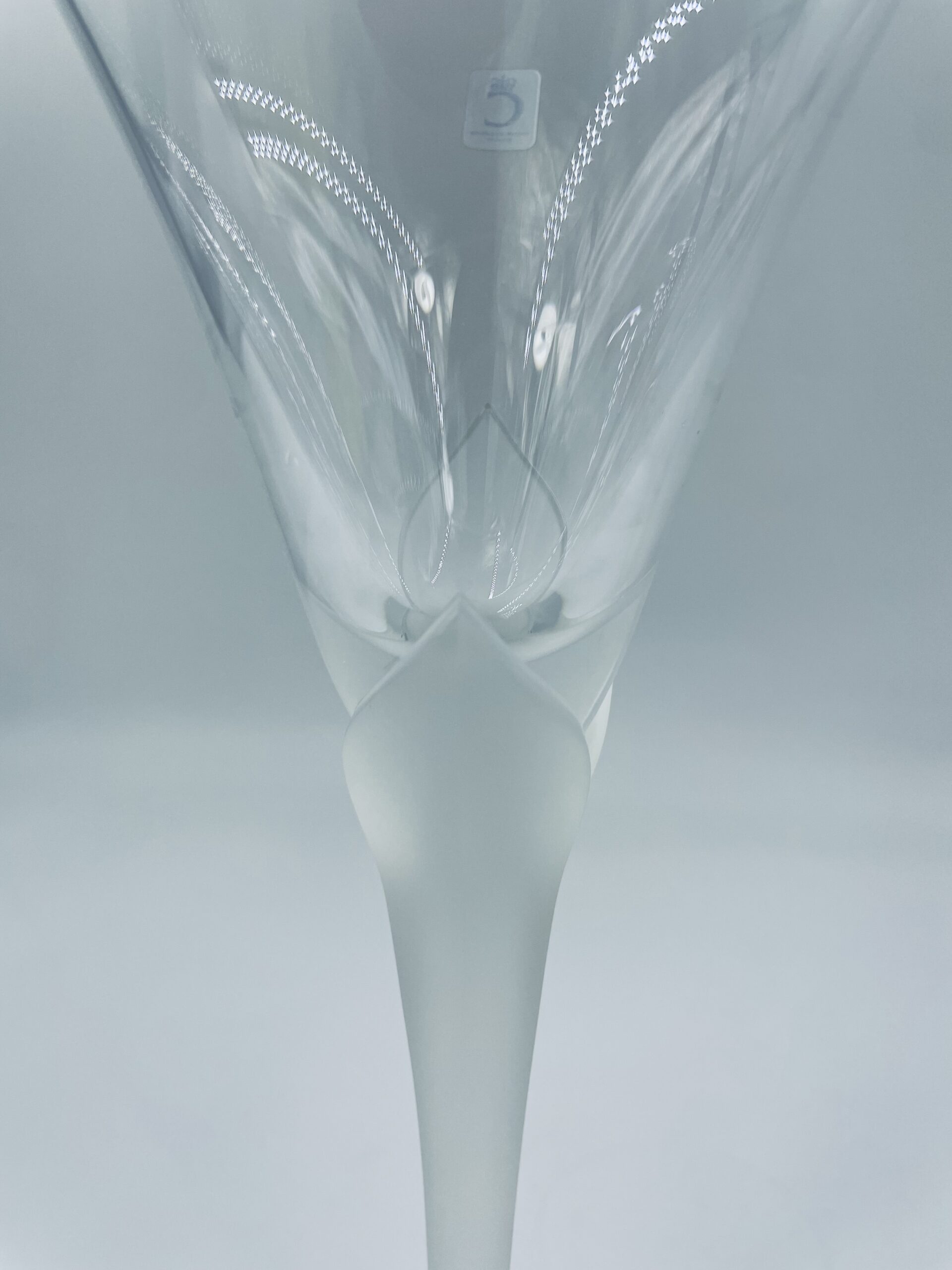 Kieliszek kryształowy do wina z nóżką oszroniona - obrazek 4