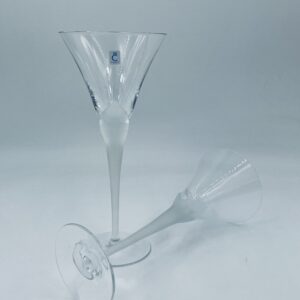 Crystal wine glass with frosted leg