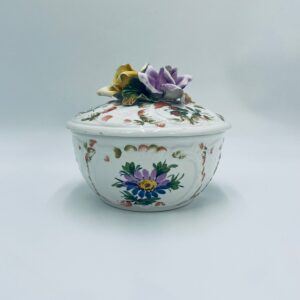 Zabytkowa bombonierka Włoska w stylu Capodimonte