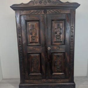 Voglaner 1968 solid wood wardrobe in rustic style