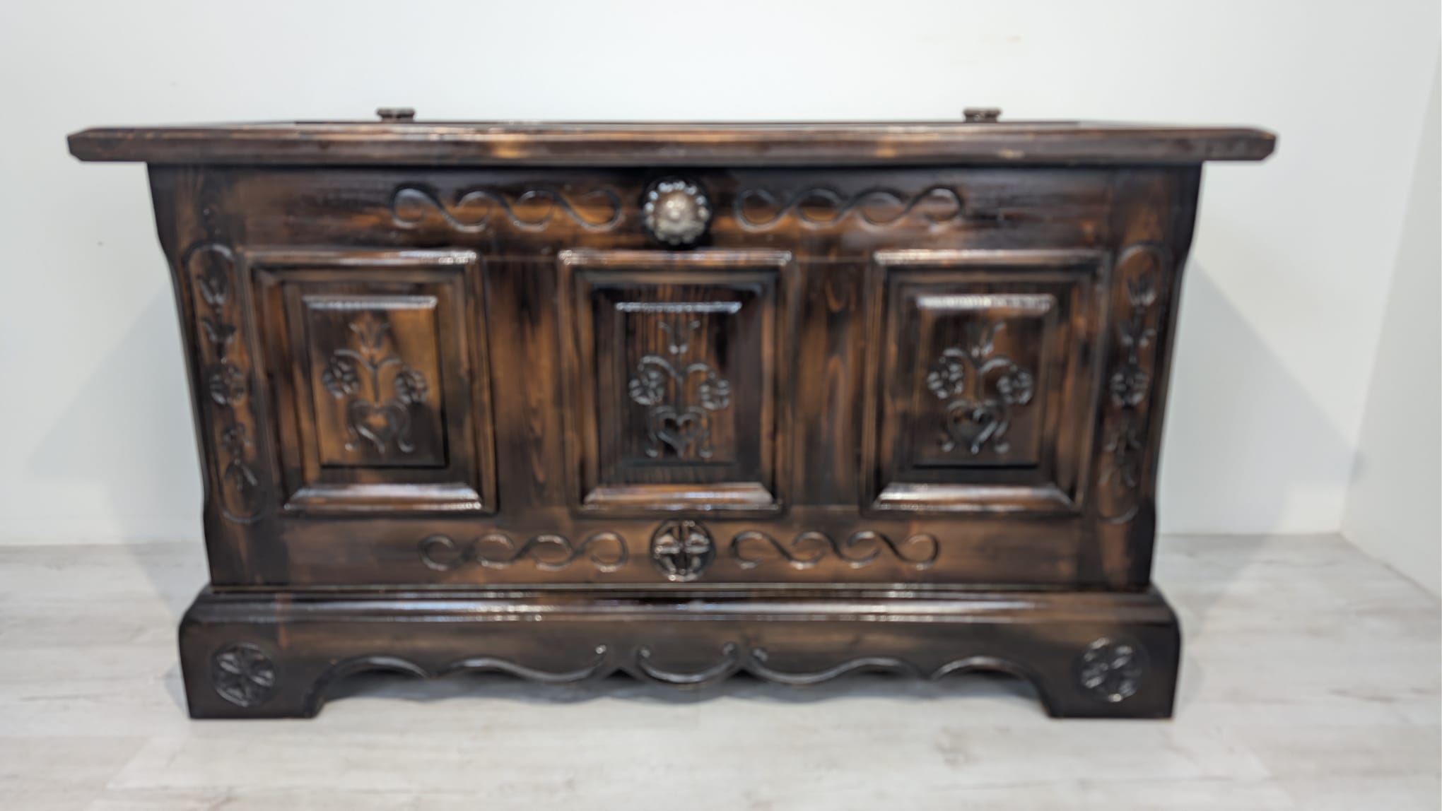 Skzynia lite drewno Voglaner 1968 w stylu rustykalnym - Image 2