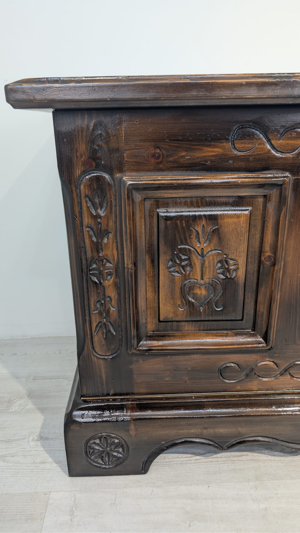 Skzynia lite drewno Voglaner 1968 w stylu rustykalnym - Image 3