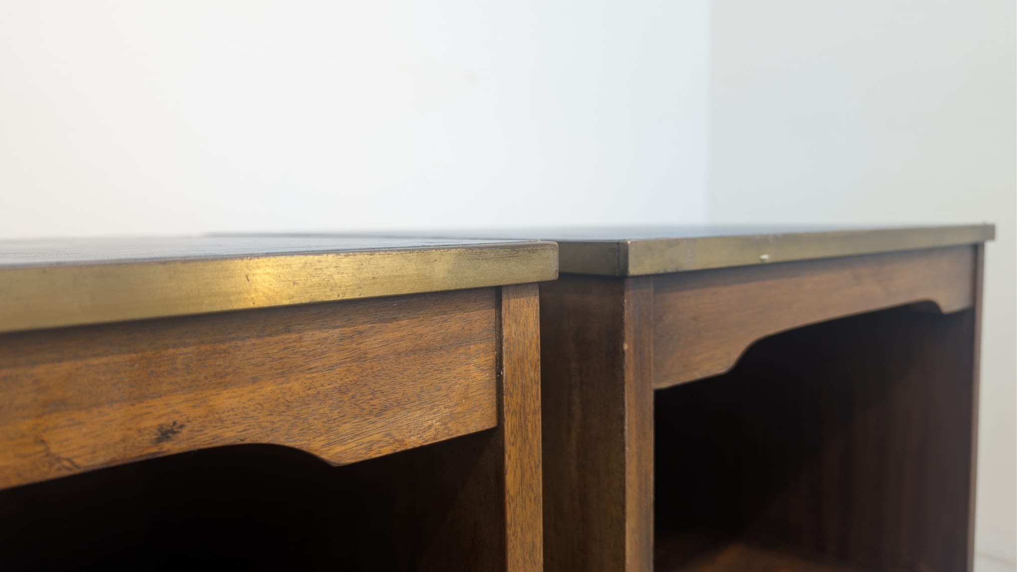 Para szafek nocnych w stylu angielskim Beven Funell - Image 4