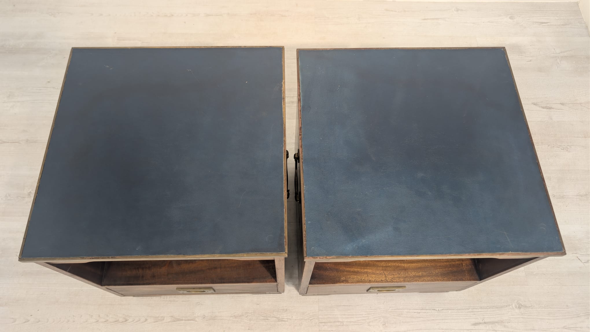 Para szafek nocnych w stylu angielskim Beven Funell - Image 10