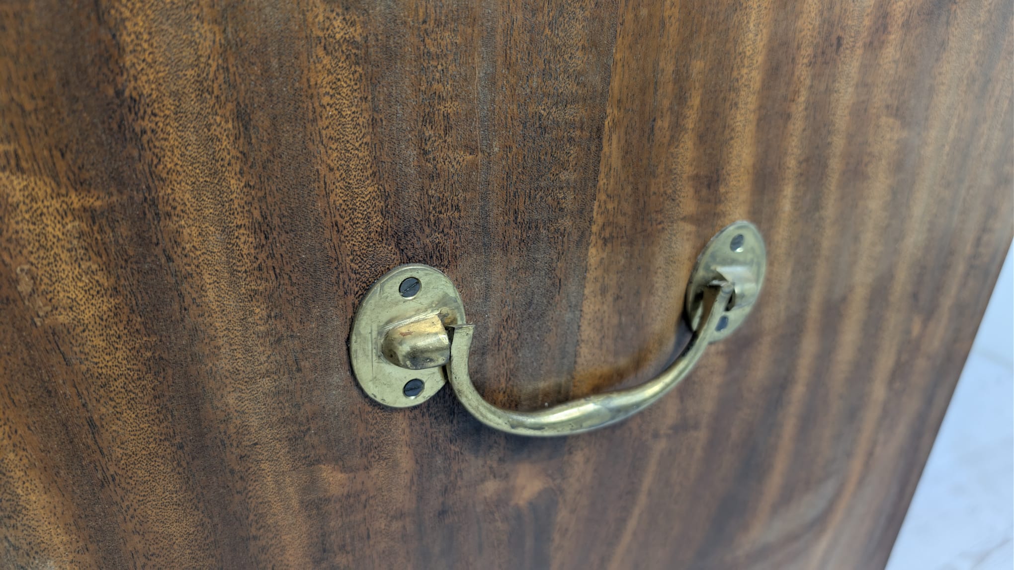 Para szafek nocnych w stylu angielskim Beven Funell - Image 9