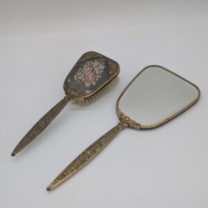 Zestaw toaletowy, stara mosiężna szczotka z lusterkiem z początku XX wieku