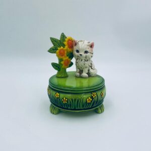 Decorative music box, collectible Josef Originals