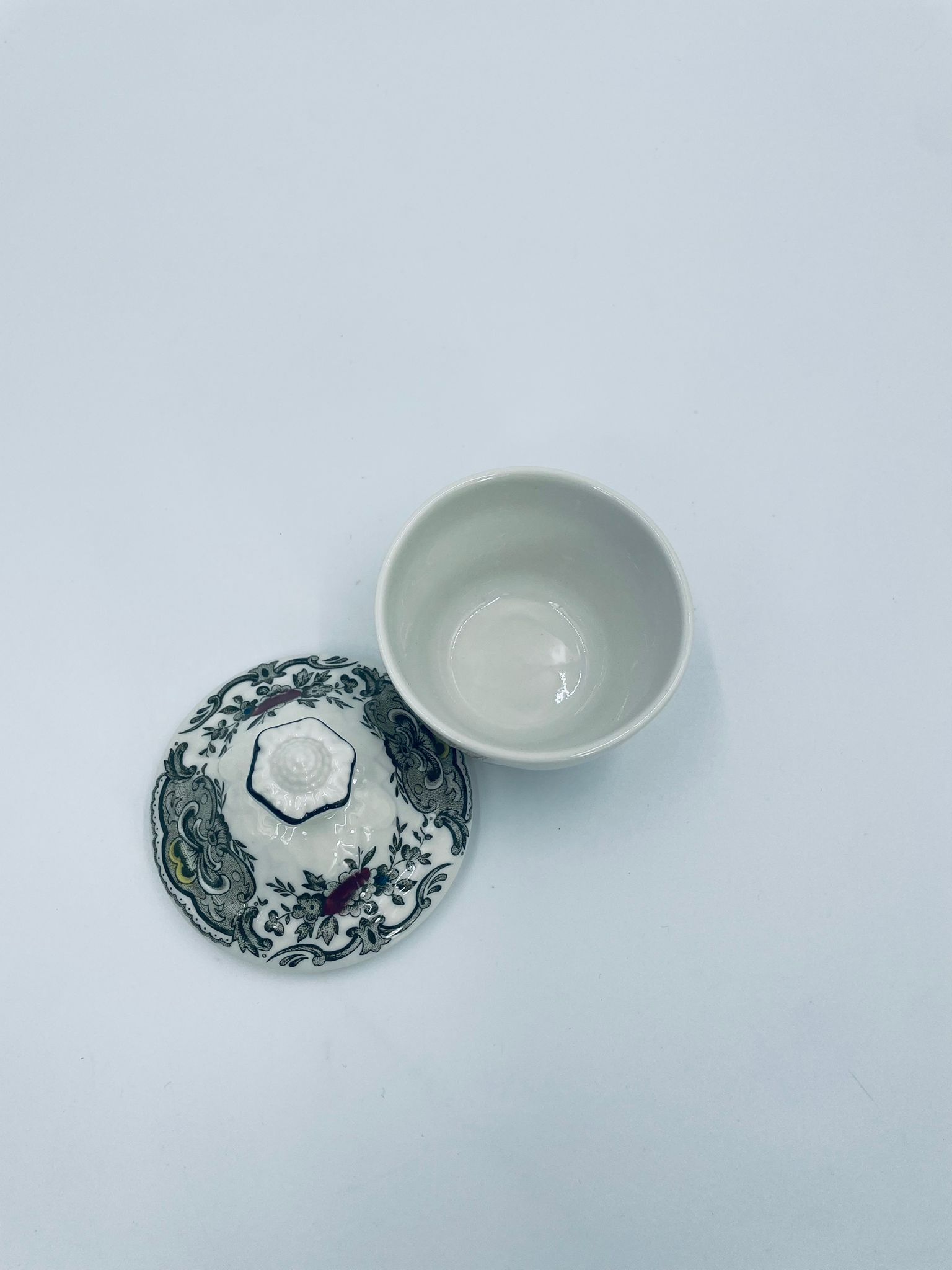 Cukiernica porcelanowa Royal Doulton Tableware - obrazek 5