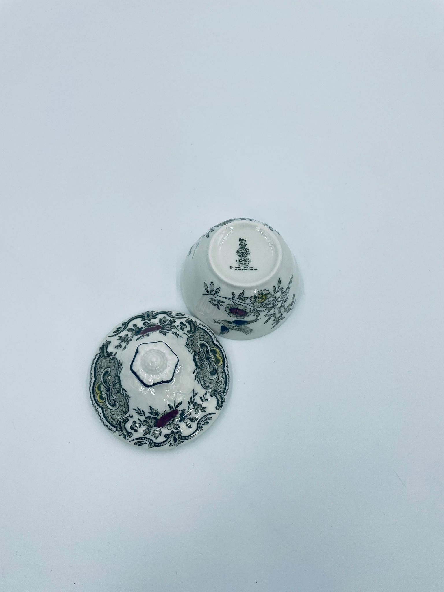 Cukiernica porcelanowa Royal Doulton Tableware - obrazek 8