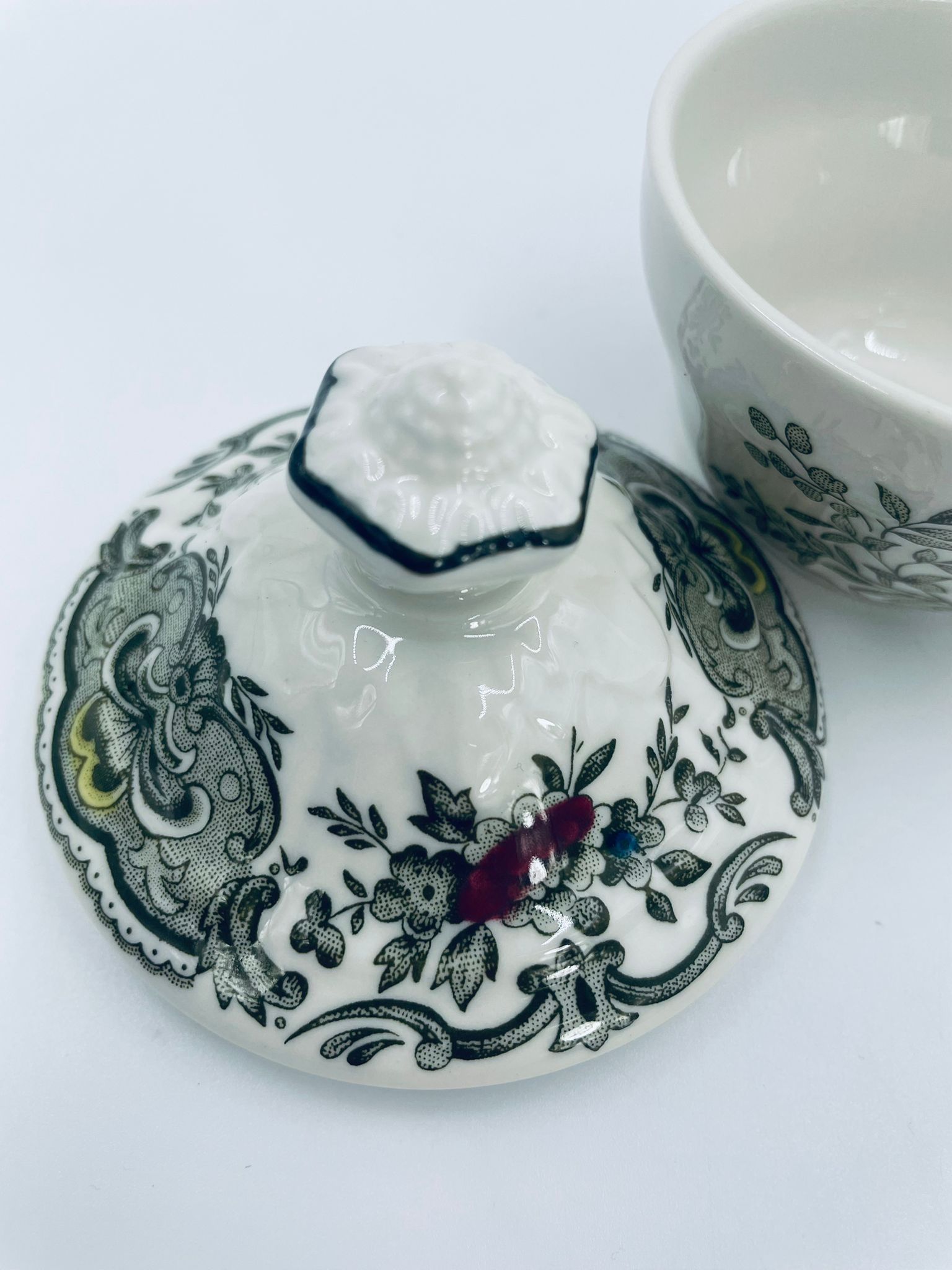 Cukiernica porcelanowa Royal Doulton Tableware - obrazek 10