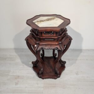 Stolik postument z marmurem Chiny początek XX wieku