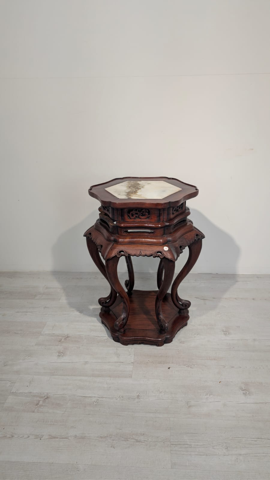 Stolik postument z marmurem Chiny początek XX wieku - obrazek 3