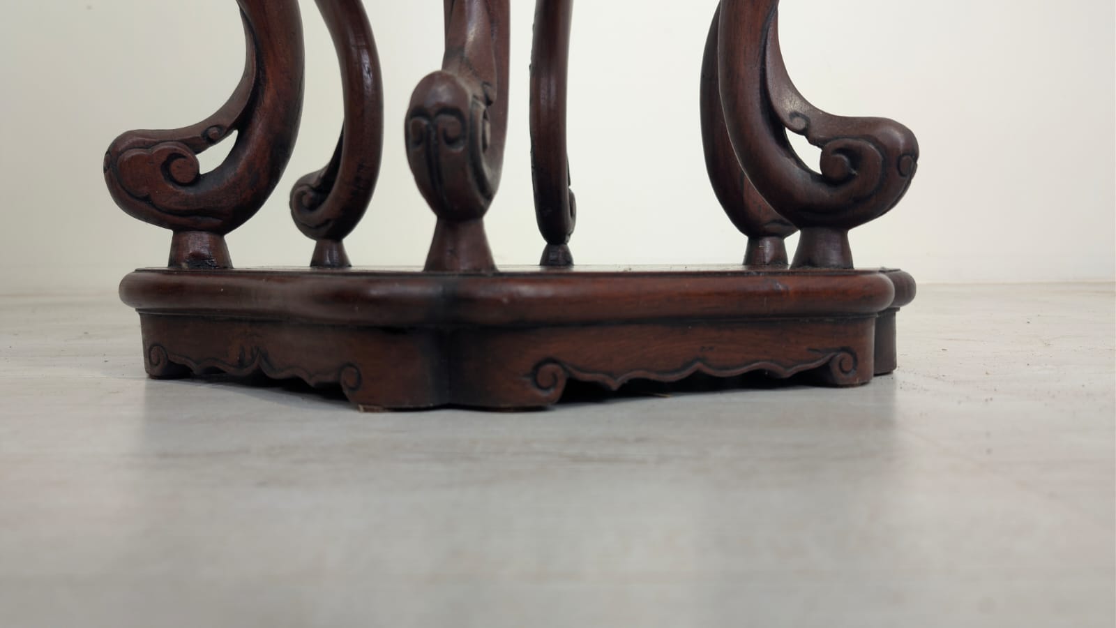 Stolik postument z marmurem Chiny początek XX wieku - obrazek 11