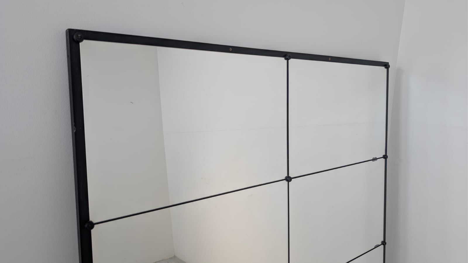 Duże lustro w stylu loftowym z 8 taflami - obrazek 3