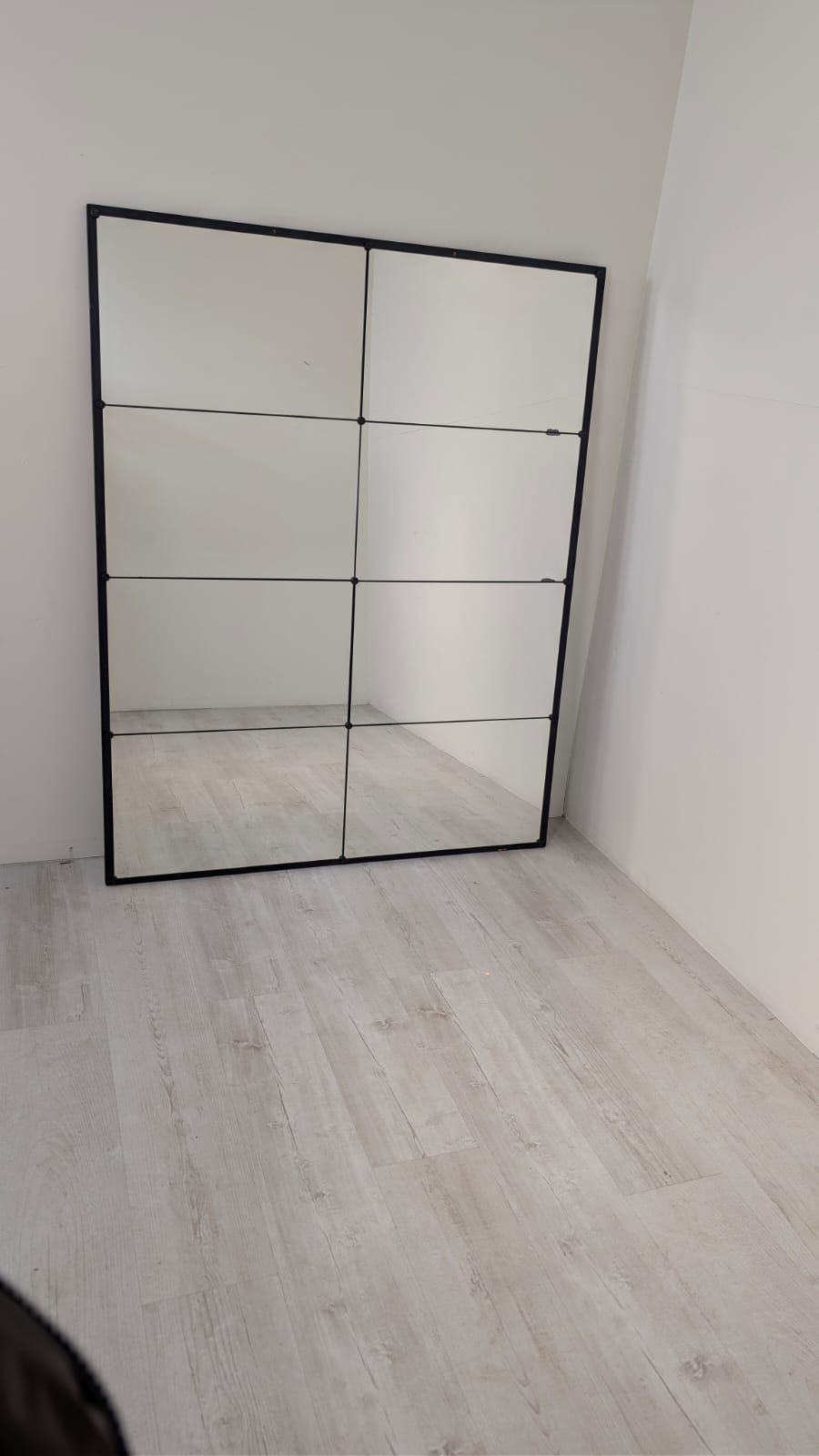 Duże lustro w stylu loftowym z 8 taflami - obrazek 11