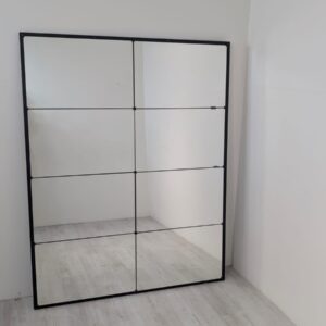 Duże lustro w stylu loftowym z 8 taflami