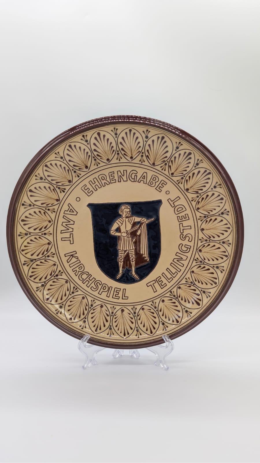 Ceramic plate with Ehrengabe coat of arms AMT Kirchspiel Tellingstedt