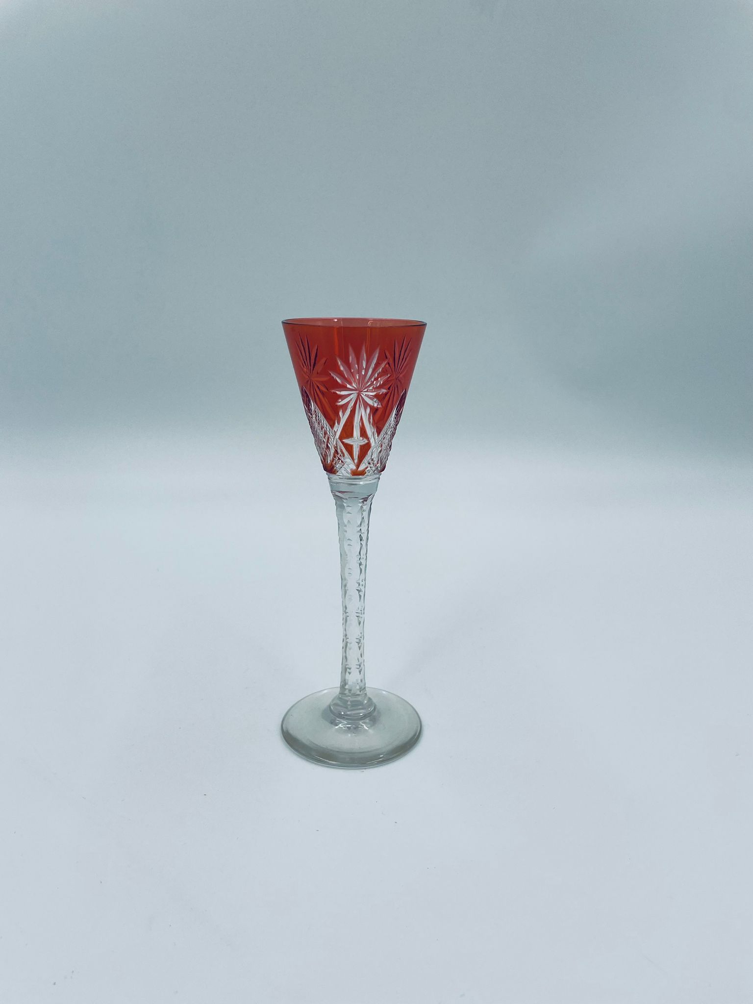 Antyczny kieliszek do likieru St Louis Nelly - obrazek 3