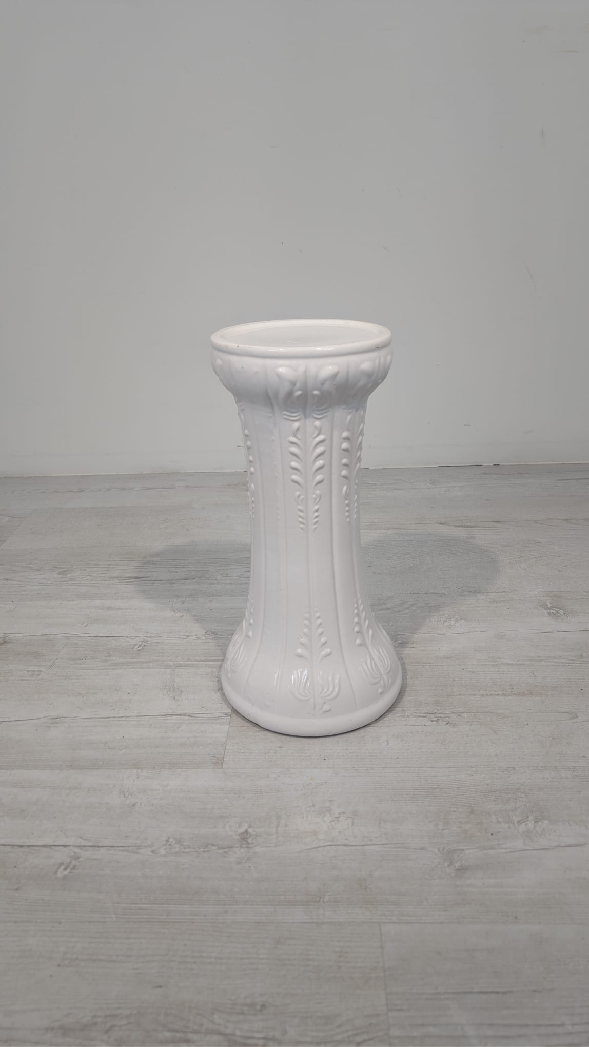 Postument/ Kwietnik, kolumna ceramiczna biała