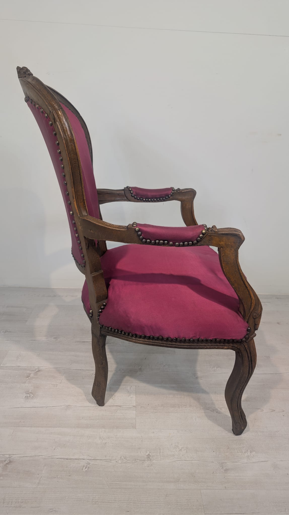 Fotel w stylu Ludwika XV lite drewno w orzechu - obrazek 8