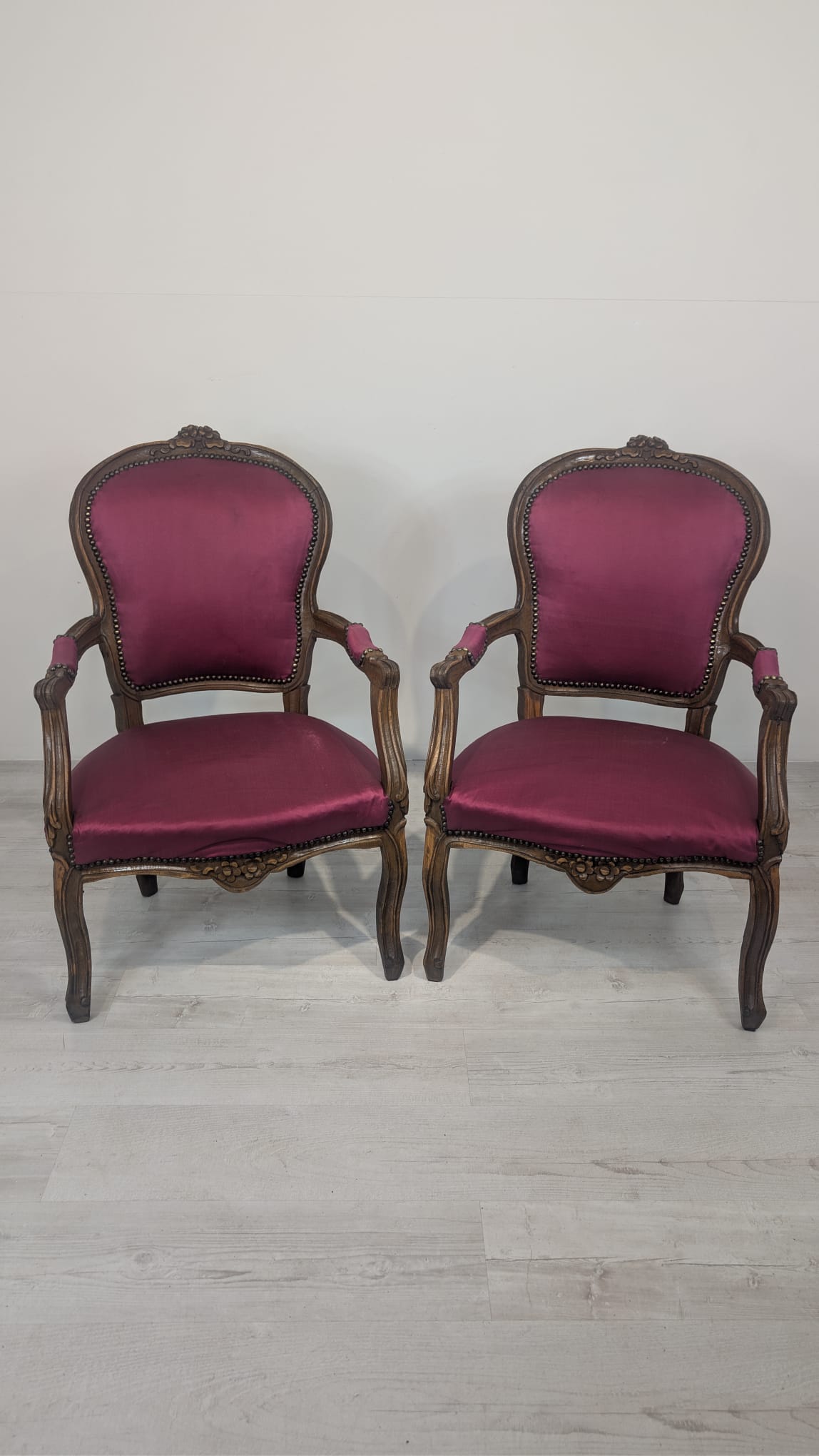 Fotel w stylu Ludwika XV lite drewno w orzechu - obrazek 14