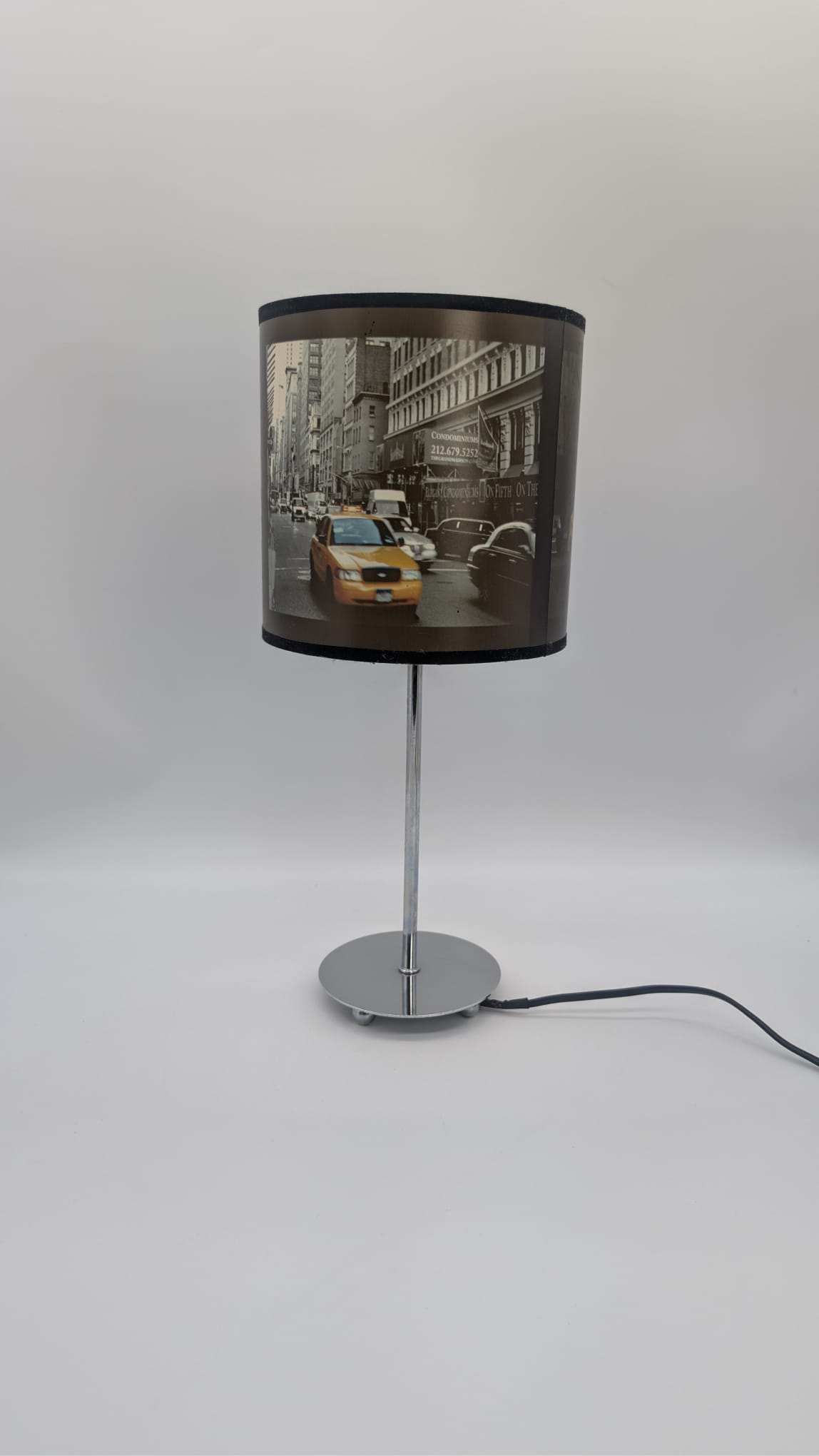 Lampka stołowa nocna New York MAISONS DU MONDE w stylu nojworskim - obrazek 2