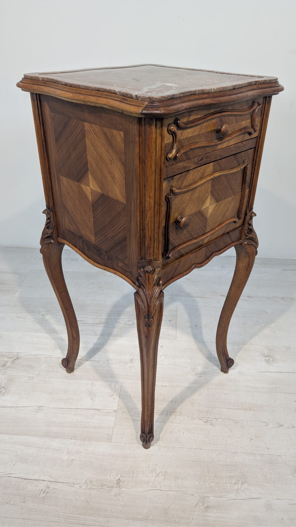 Antyczna szafka nocna z marmurem Ludwika Filipa - obrazek 8