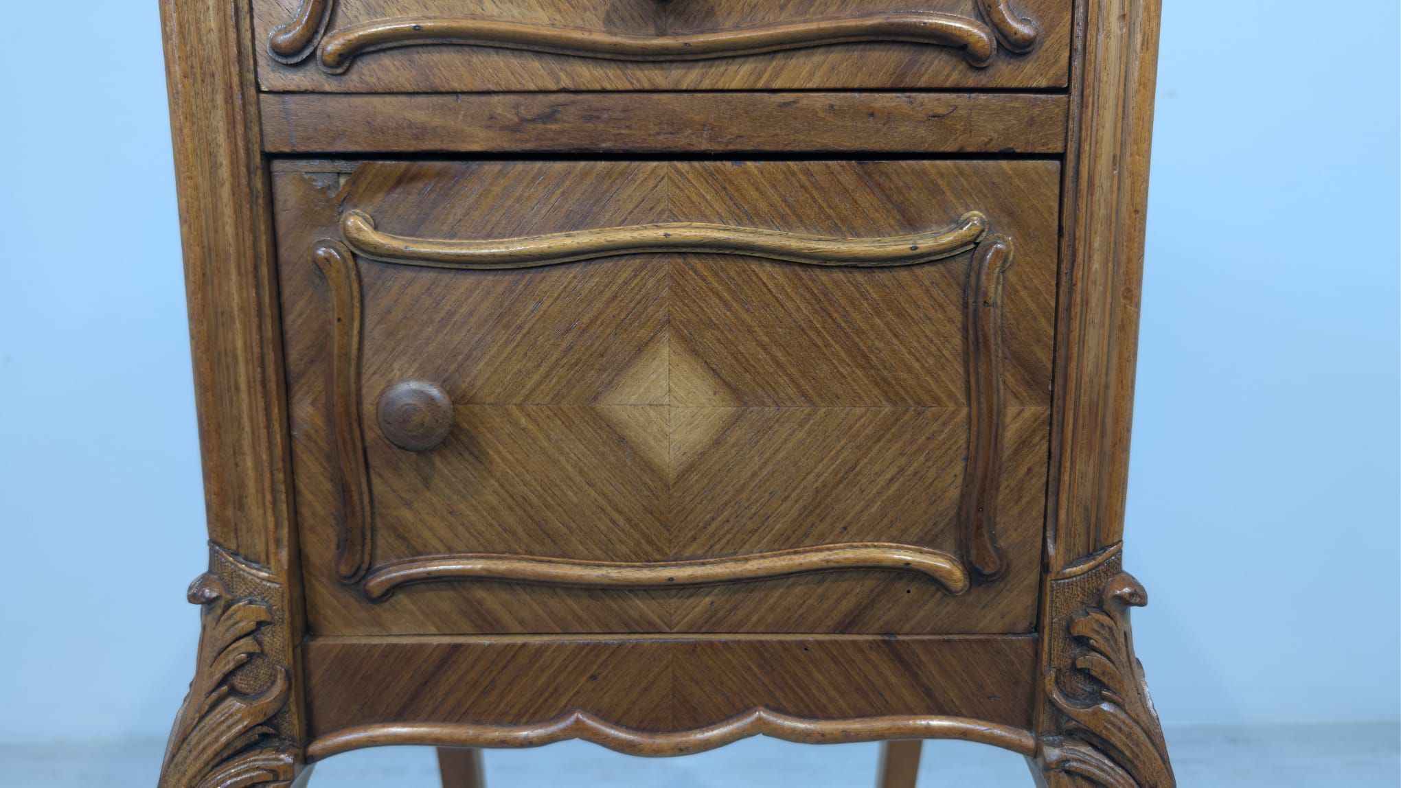 Antyczna szafka nocna z marmurem Ludwika Filipa - obrazek 11