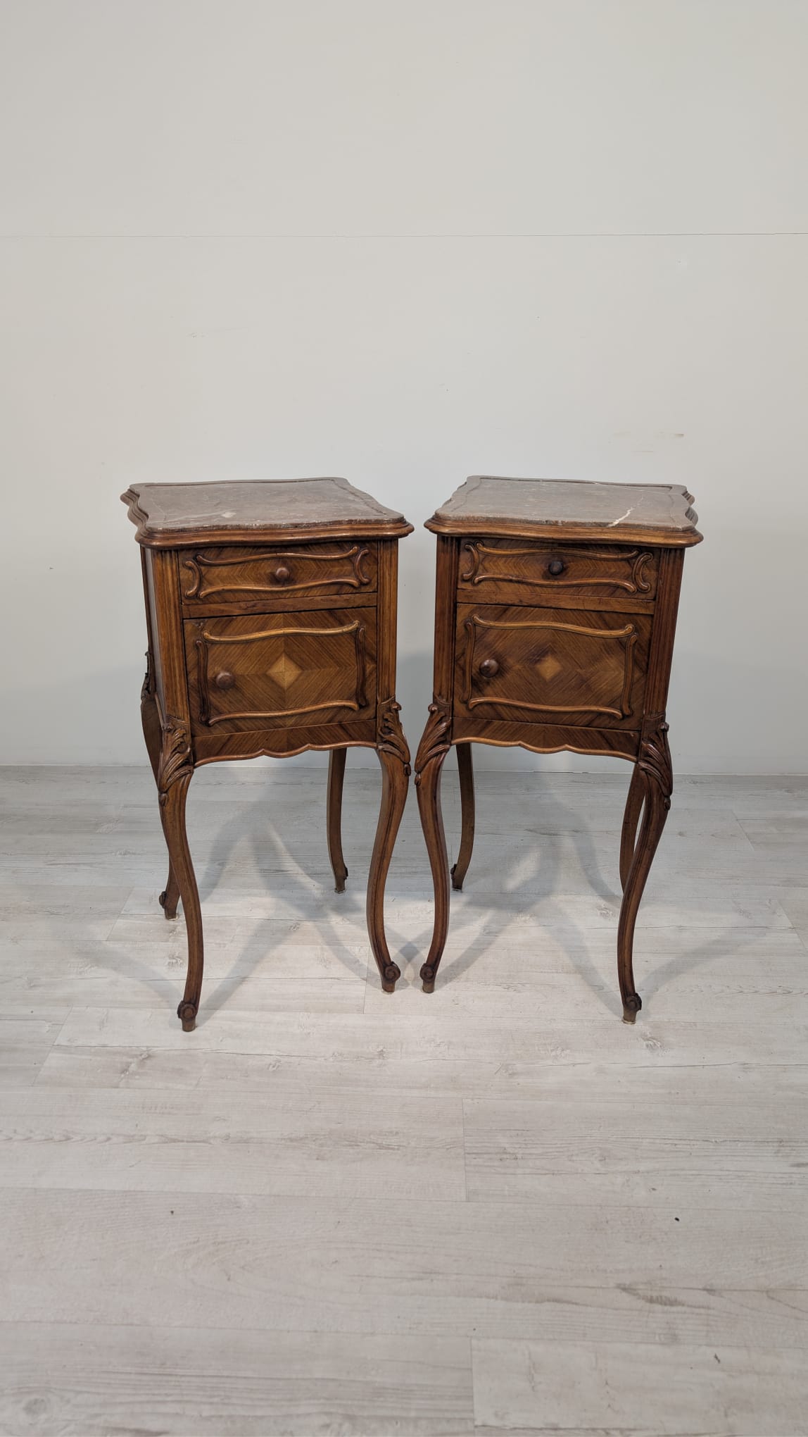 Antyczna szafka nocna z marmurem Ludwika Filipa - obrazek 15