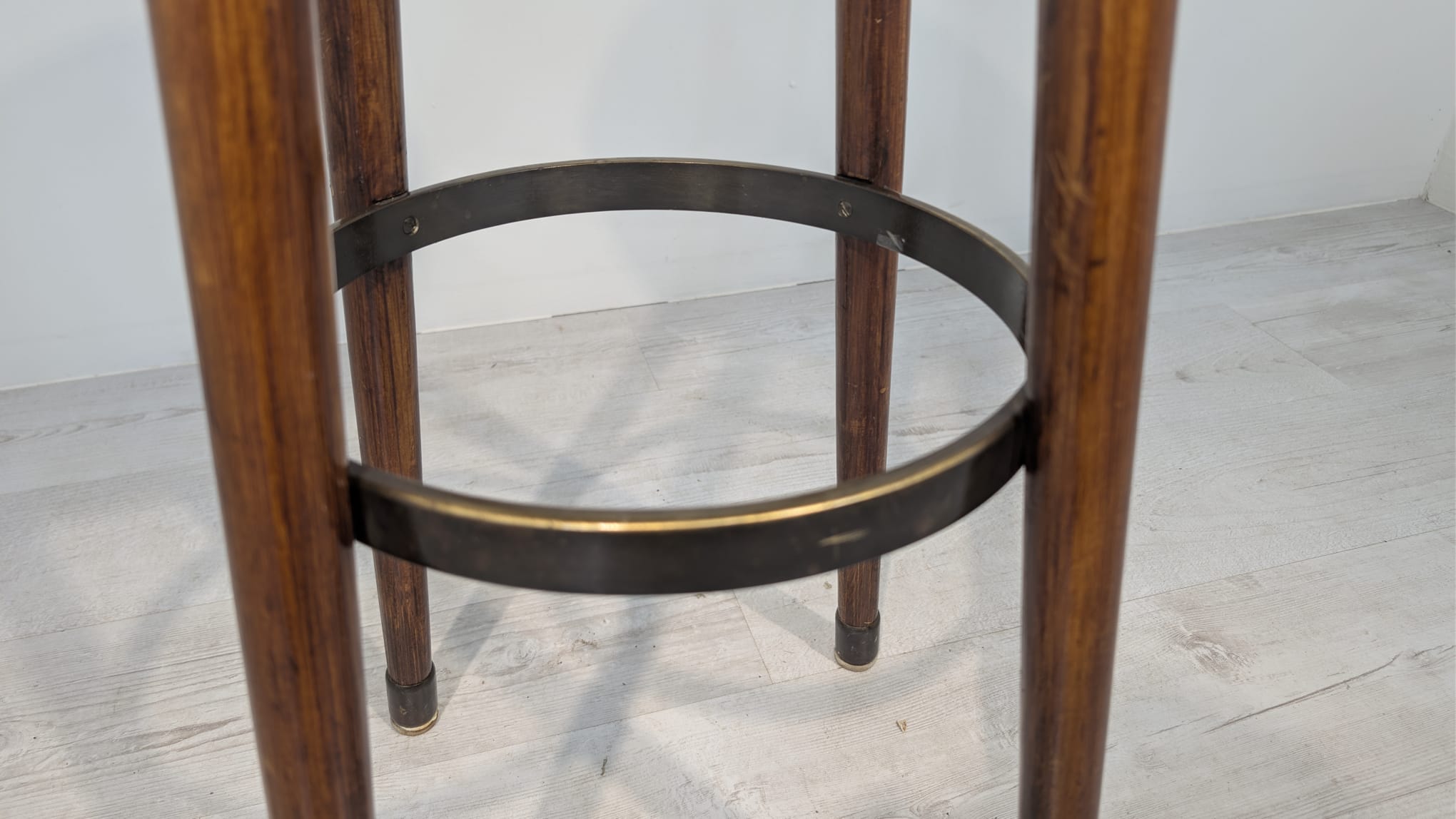 Krzesło, hoker barowy w stylu vintage z lat 50-tych proj. Hansa J. Wegnera - obrazek 6