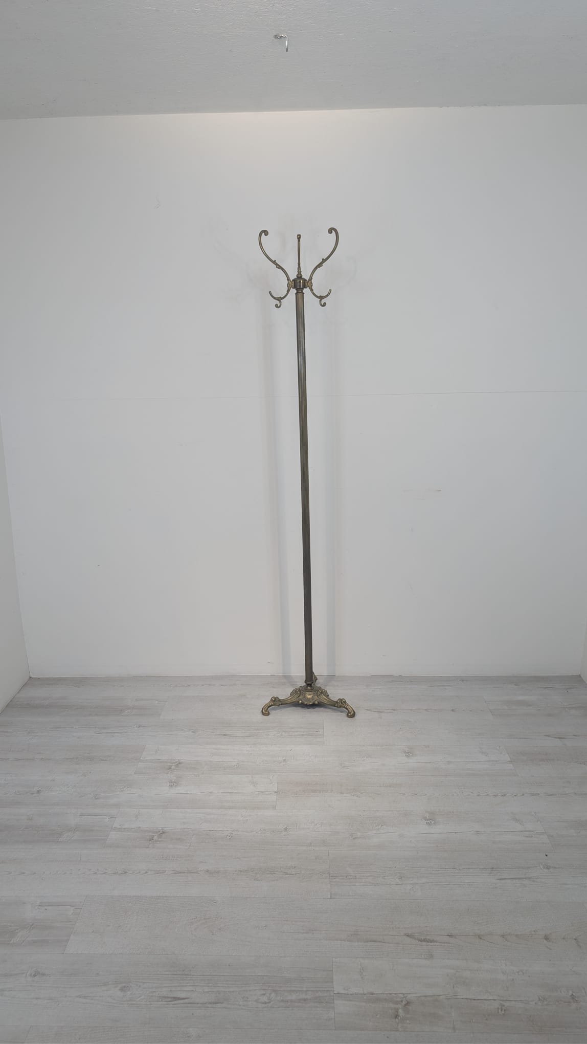 Duży wieszak mosiężny wolnostojący - Image 9
