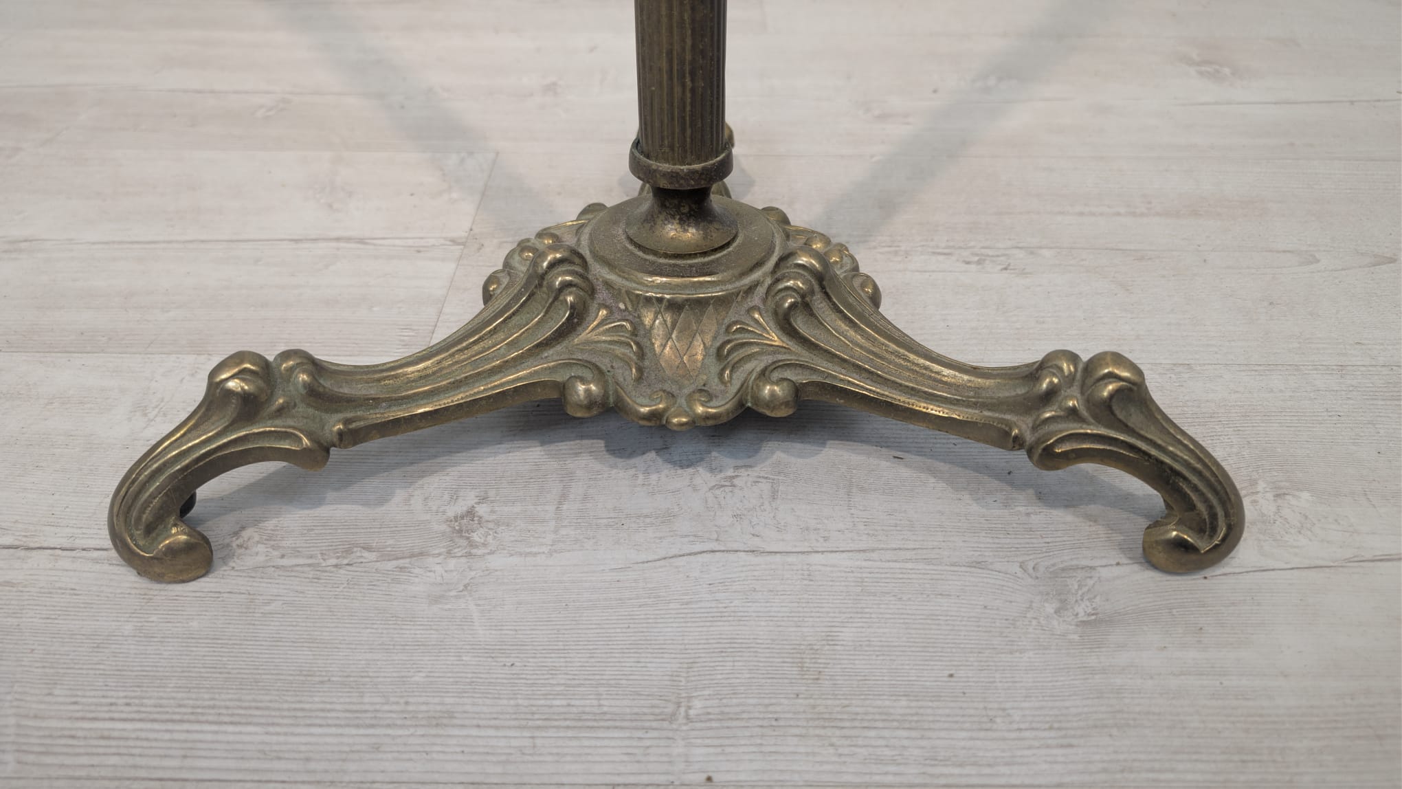 Duży wieszak mosiężny wolnostojący - Image 10