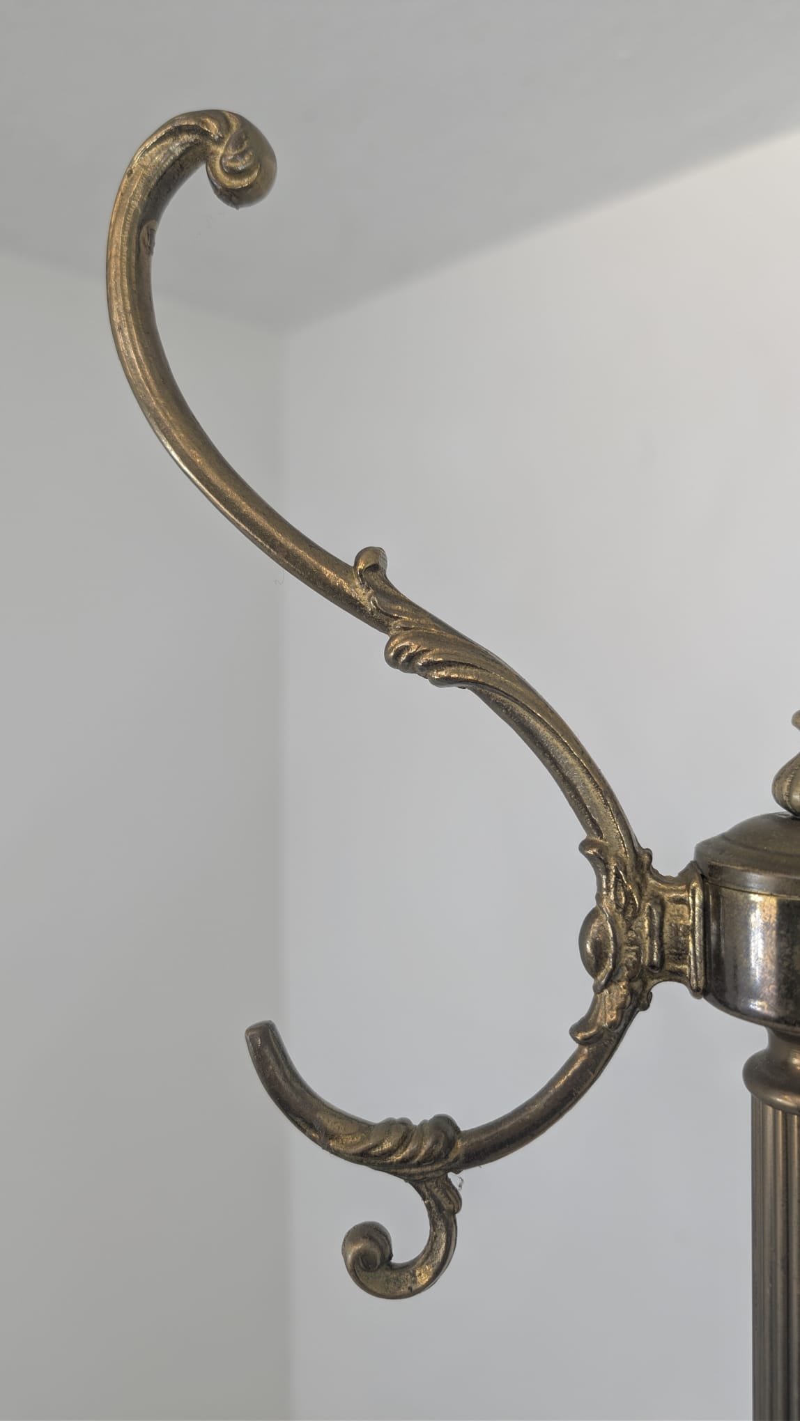 Duży wieszak mosiężny wolnostojący - Image 8