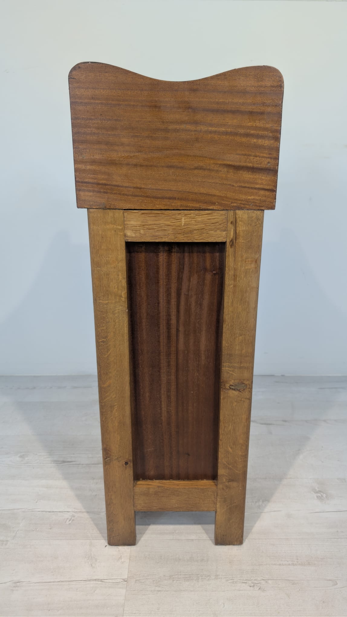 Szafka wąska z litego drewna dębowego rzeźbiona - Image 9