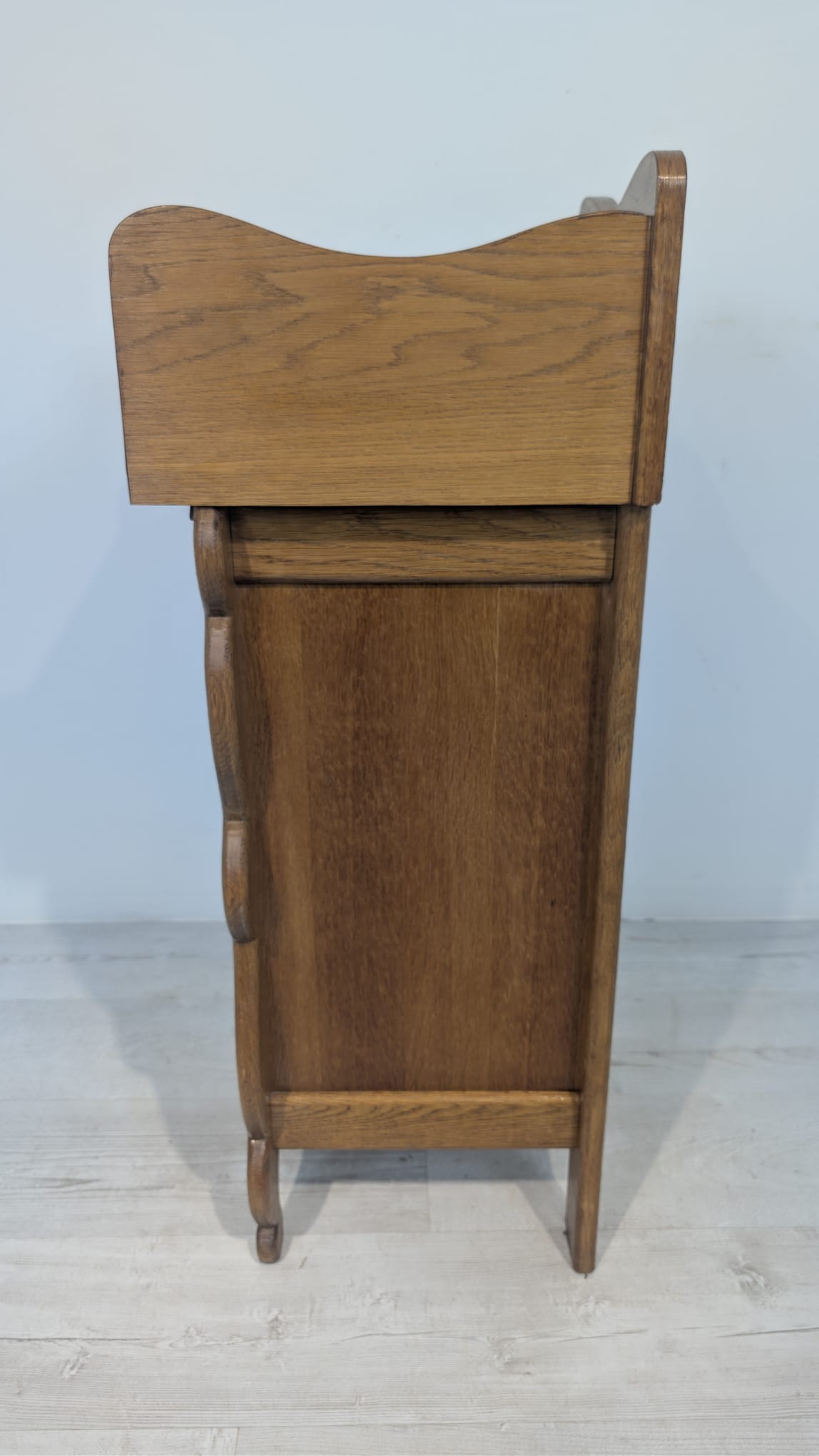 Szafka wąska z litego drewna dębowego rzeźbiona - Image 8