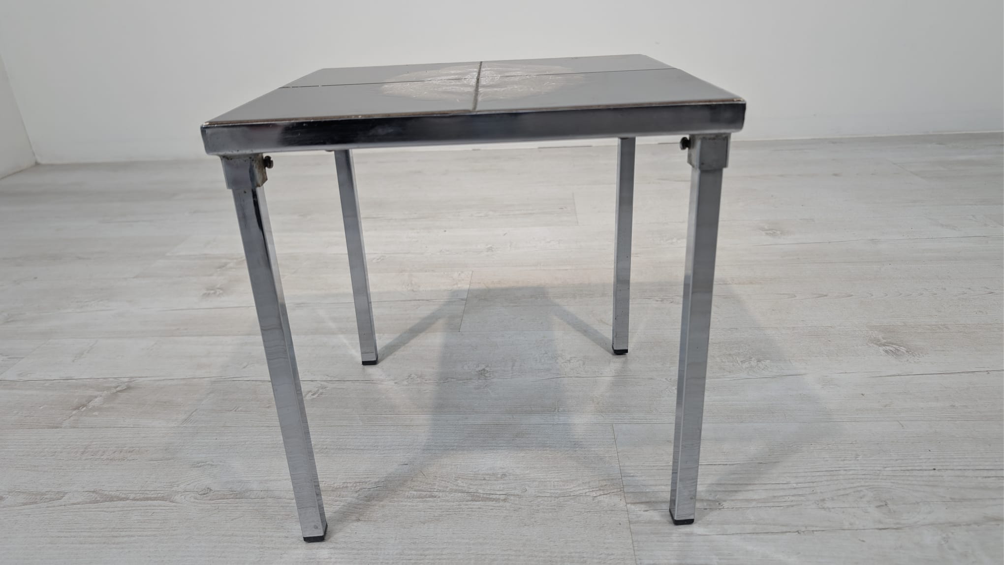 Stolik kawowy vintage z płytkami - Image 4