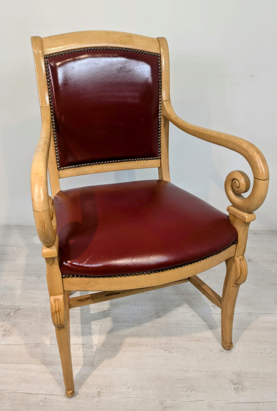 Fotel Biedermeier drewno bukowe z lat 50/60-tych na sprężynach - obrazek 3