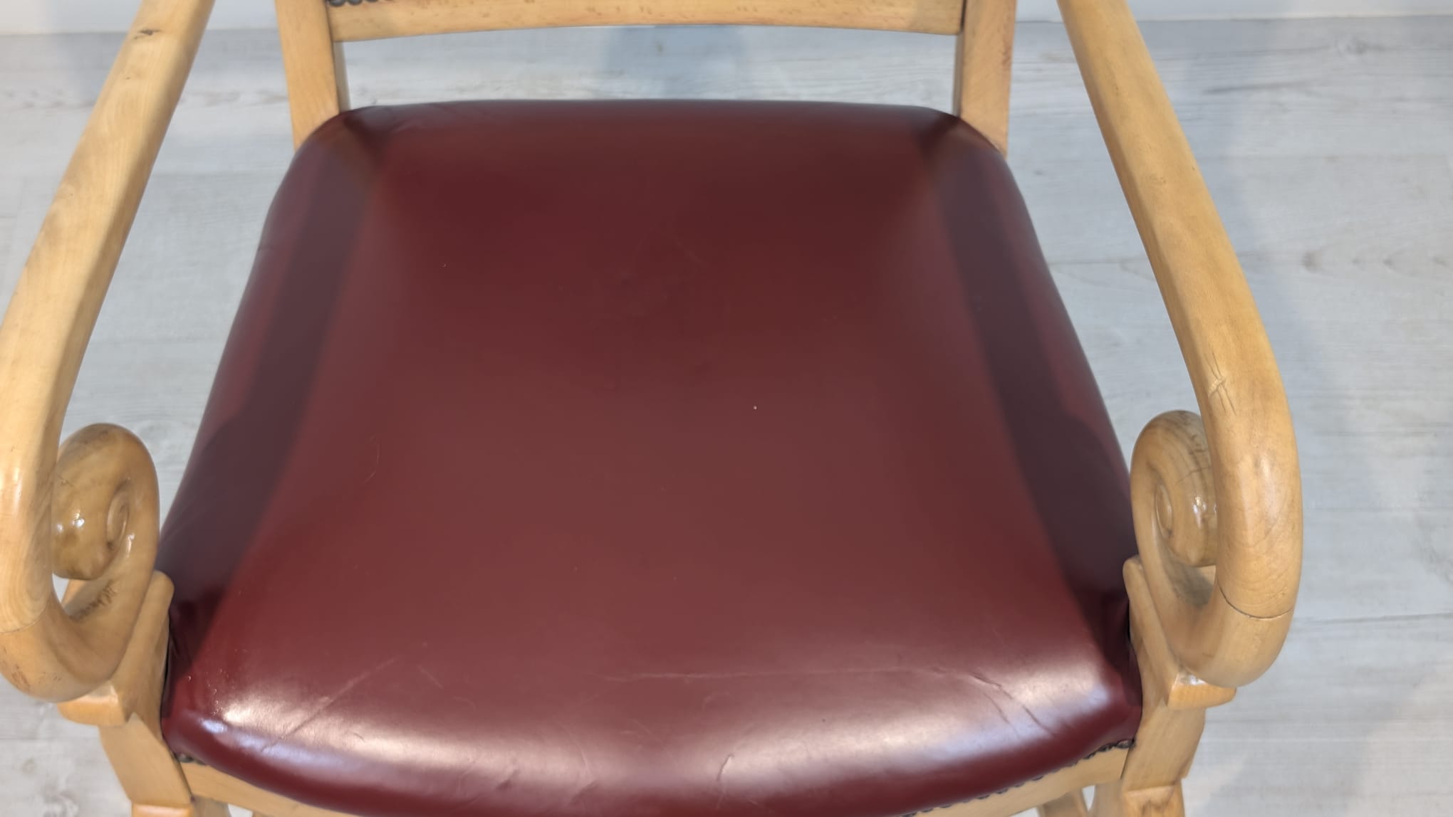 Fotel Biedermeier drewno bukowe z lat 50/60-tych na sprężynach - obrazek 14