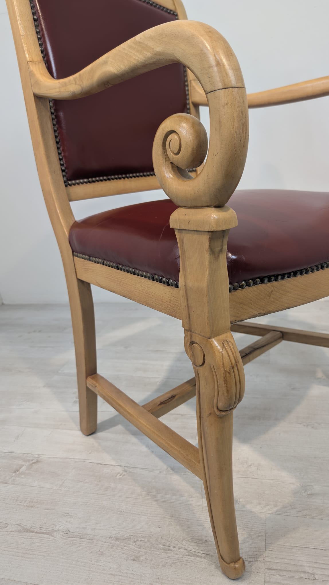 Fotel Biedermeier drewno bukowe z lat 50/60-tych na sprężynach - obrazek 9