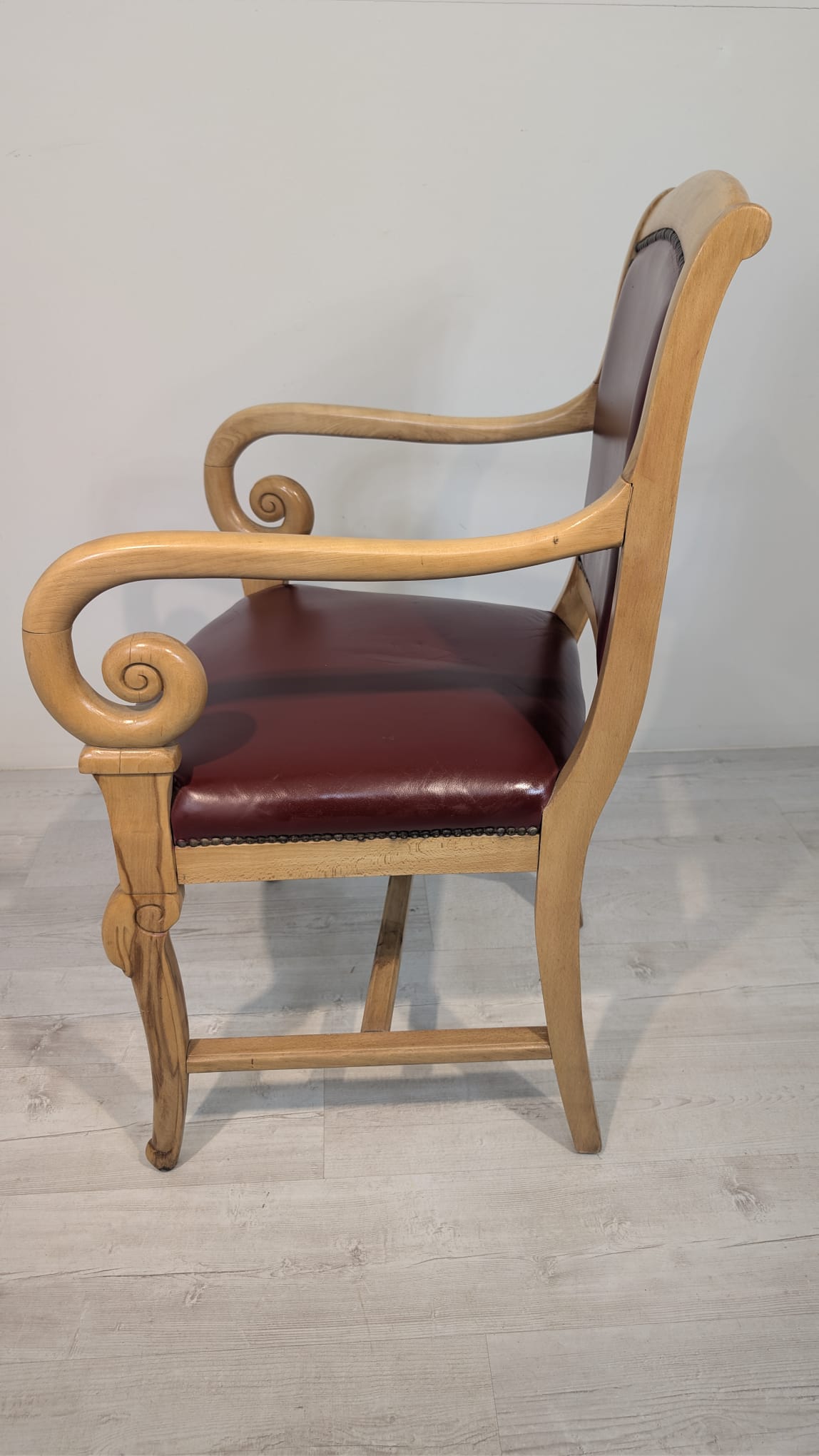 Fotel Biedermeier drewno bukowe z lat 50/60-tych na sprężynach - obrazek 11