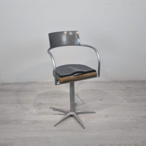 Fotel obrotowy fryzjerski proj. Philippe'a Starcka lata 80-te