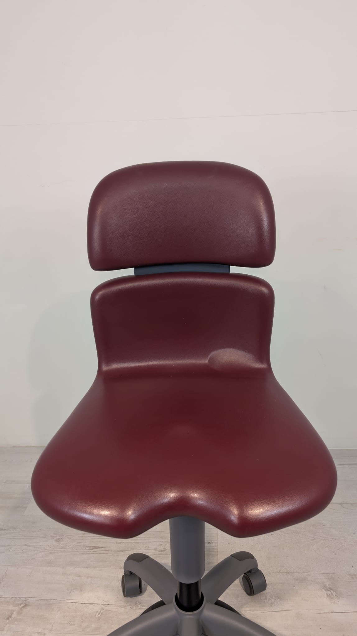 Krzesło obrotowe, lekarskie, stomatologiczny model Sirona Hugo Manual - obrazek 4