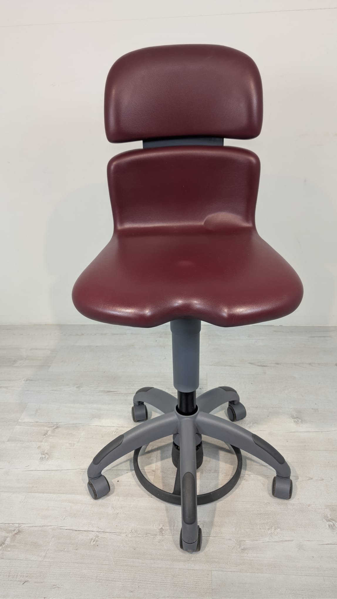 Krzesło obrotowe, lekarskie, stomatologiczny model Sirona Hugo Manual - obrazek 5