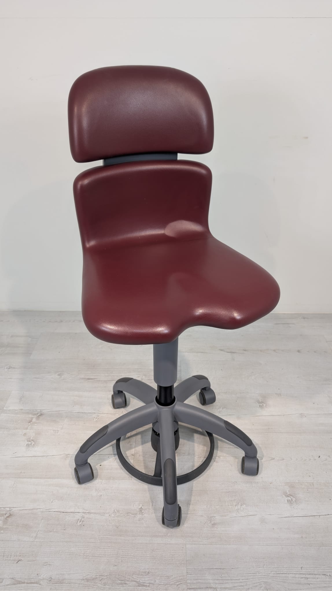 Krzesło obrotowe, lekarskie, stomatologiczny model Sirona Hugo Manual - obrazek 6