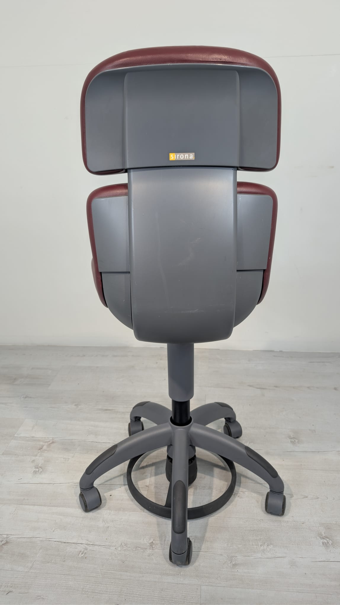 Krzesło obrotowe, lekarskie, stomatologiczny model Sirona Hugo Manual - obrazek 12
