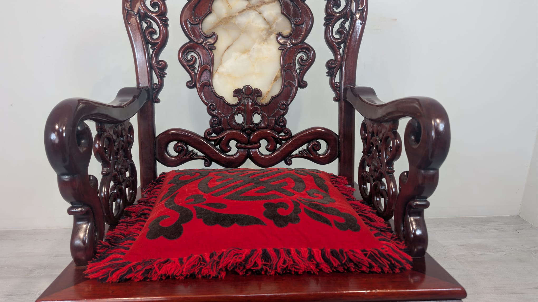 Zabytkowy fotel, tron chiński z marmurem w mahoniu - obrazek 7