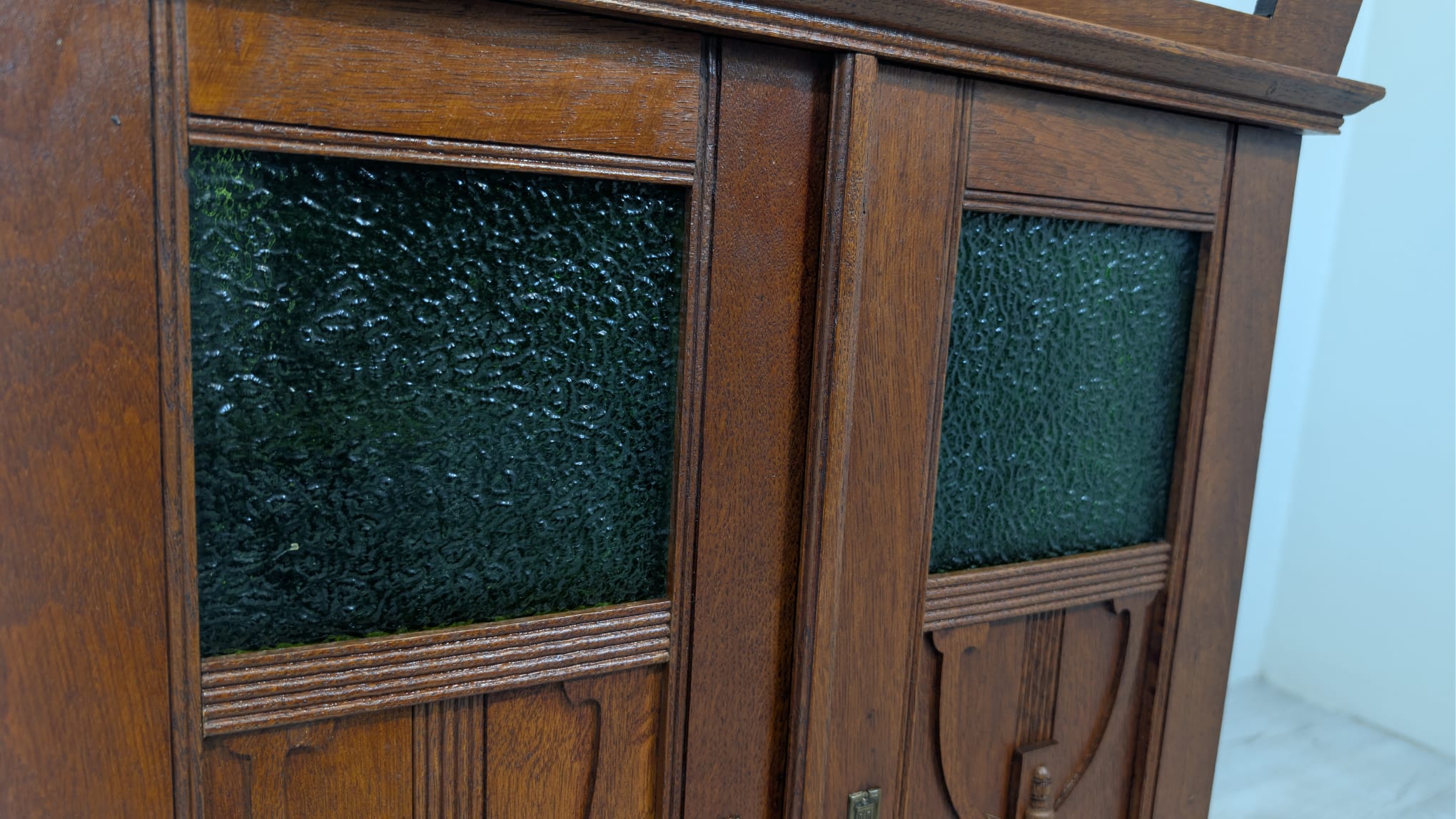 Zabytkowa szafka dębowa secesyjna model z 1900 roku - obrazek 14