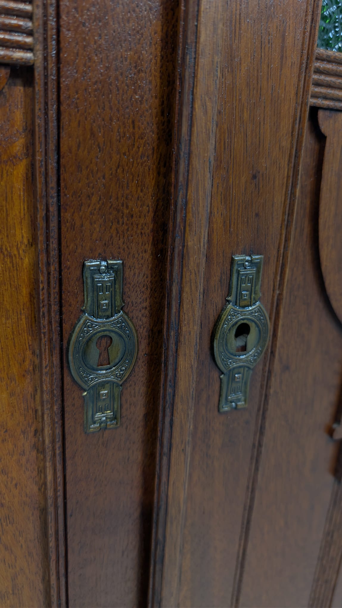 Zabytkowa szafka dębowa secesyjna model z 1900 roku - obrazek 5